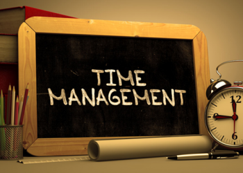 Lavagna con scritta "Time Management"